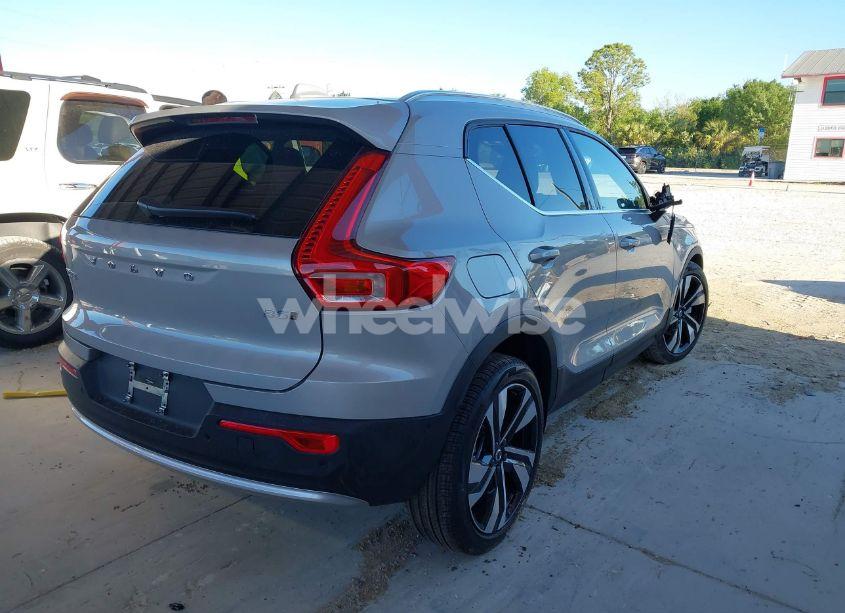 Photo 4 of 2025 Volvo Xc40 B5 ULTRA BRIGHT THEME (VIN YV4L12UF6S2560078)