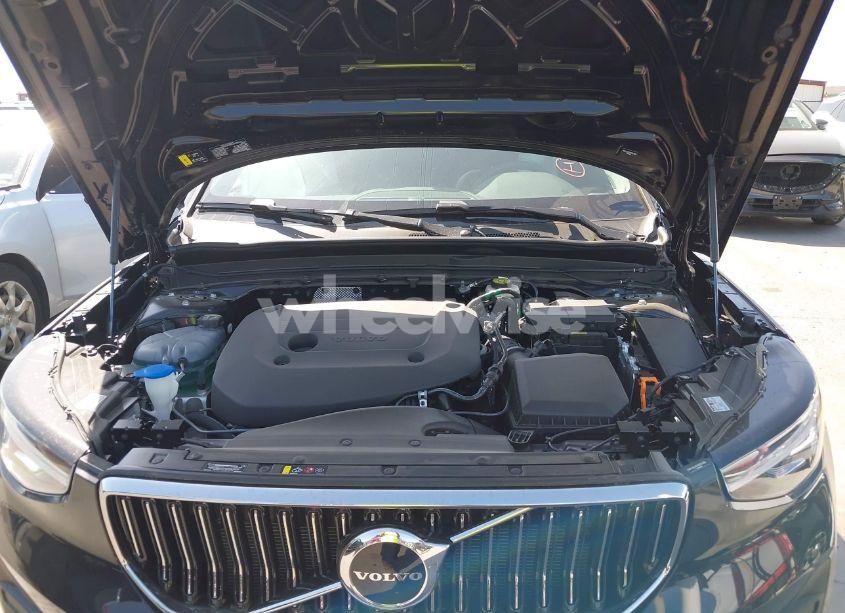Photo 10 of 2025 Volvo Xc40 B5 CORE BRIGHT THEME (VIN YV4L12UJ1S2557593)