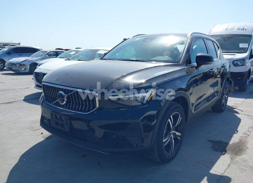 Photo 2 of 2025 Volvo Xc40 B5 CORE BRIGHT THEME (VIN YV4L12UJ1S2557593)