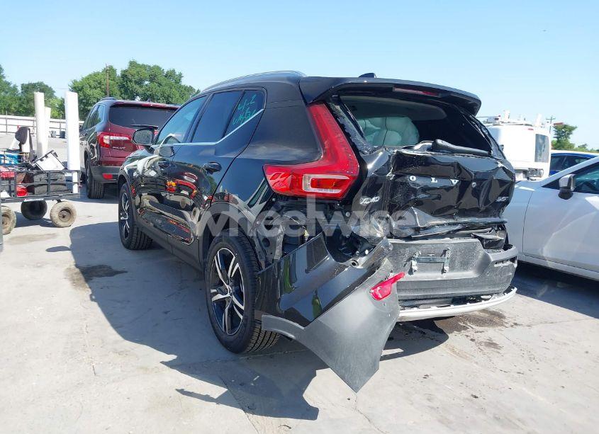 Photo 3 of 2025 Volvo Xc40 B5 CORE BRIGHT THEME (VIN YV4L12UJ1S2557593)