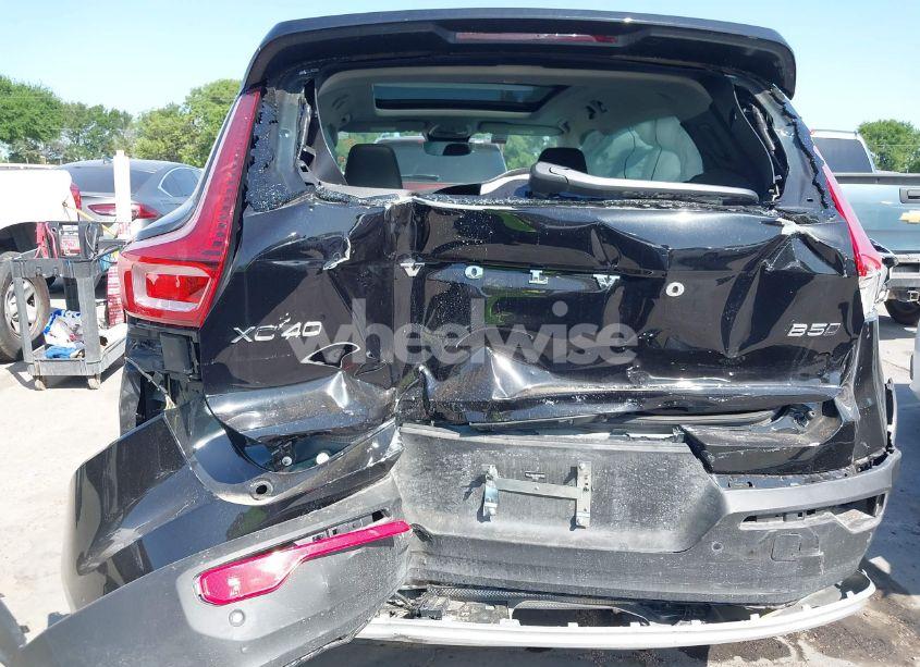 Photo 6 of 2025 Volvo Xc40 B5 CORE BRIGHT THEME (VIN YV4L12UJ1S2557593)