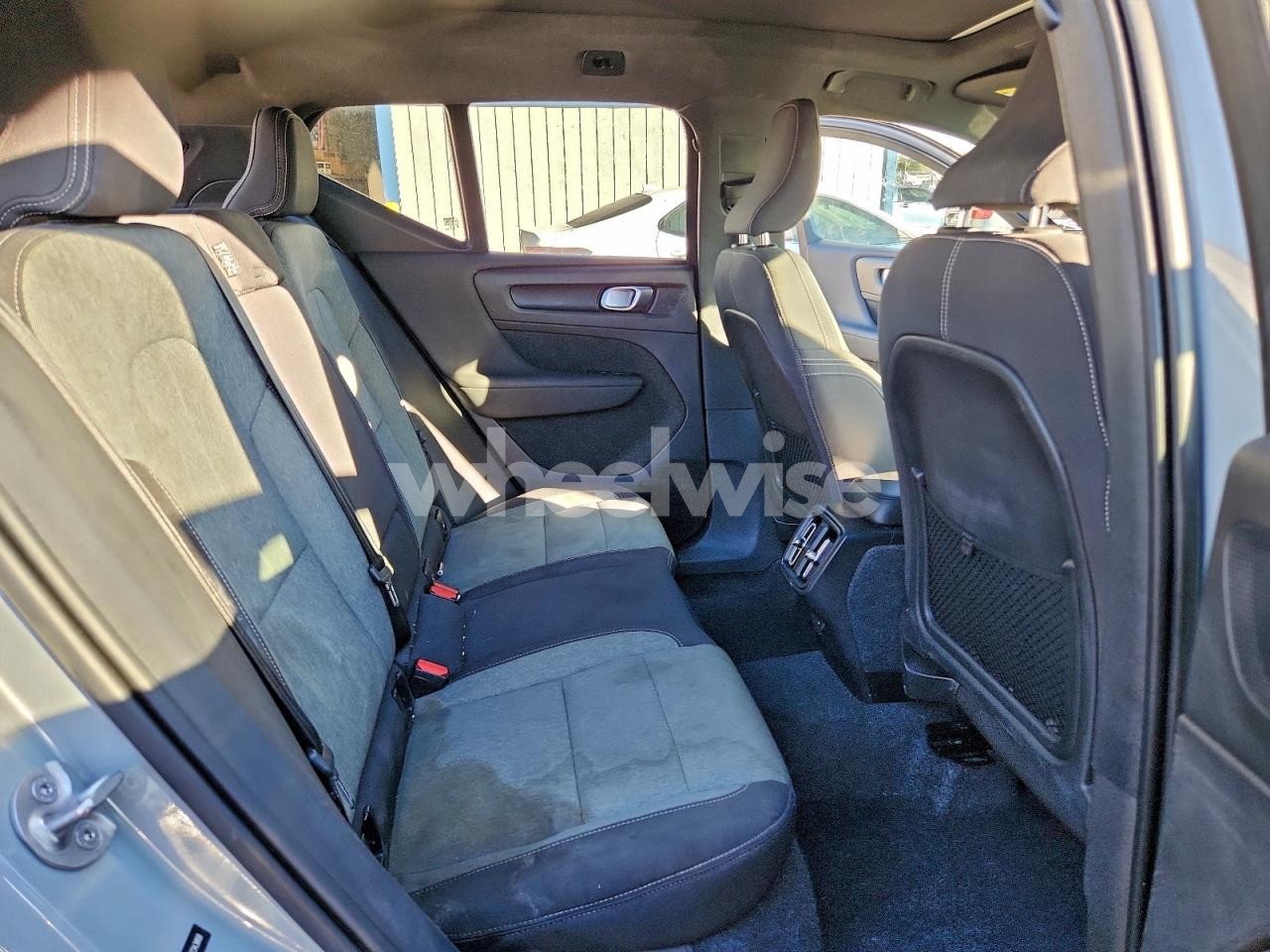 Photo 11 of 2024 VOLVO XC40 CORE (VIN YV4L12UK3R2343868)