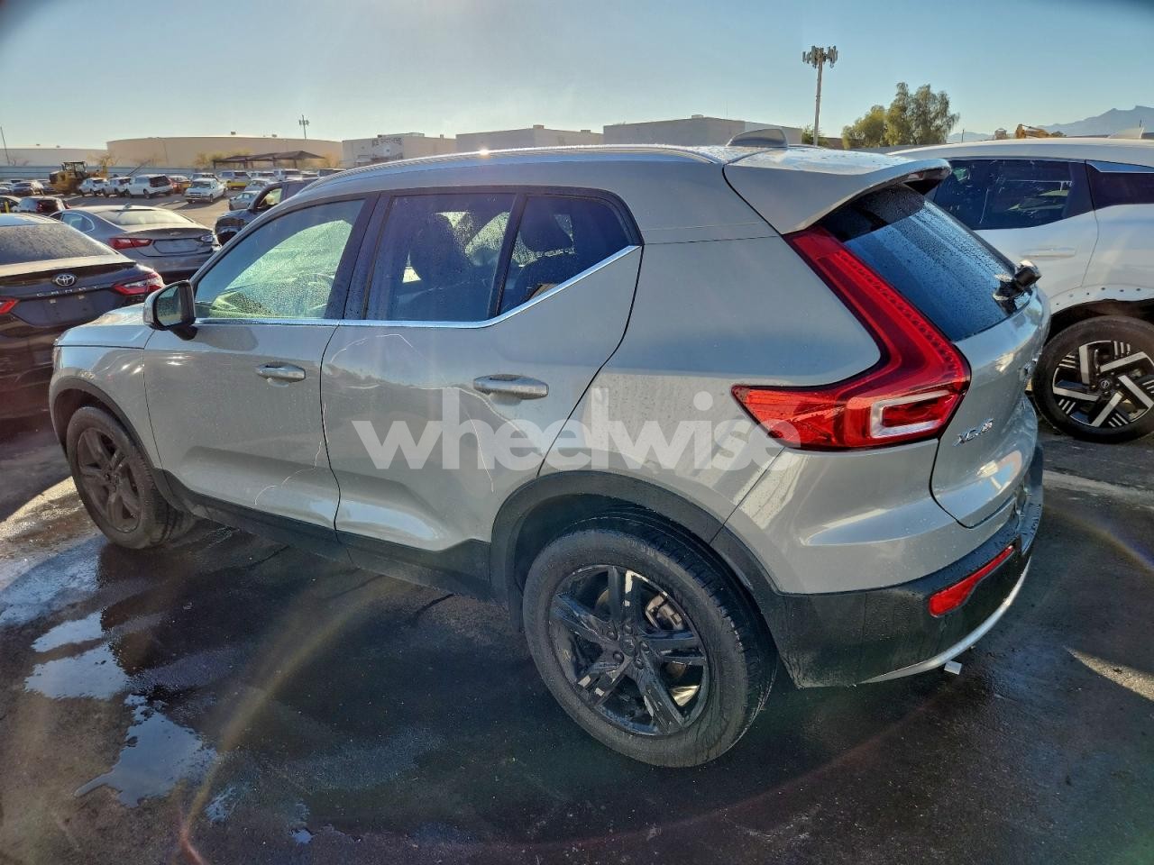 Photo 2 of 2024 VOLVO XC40 CORE (VIN YV4L12UK3R2343868)