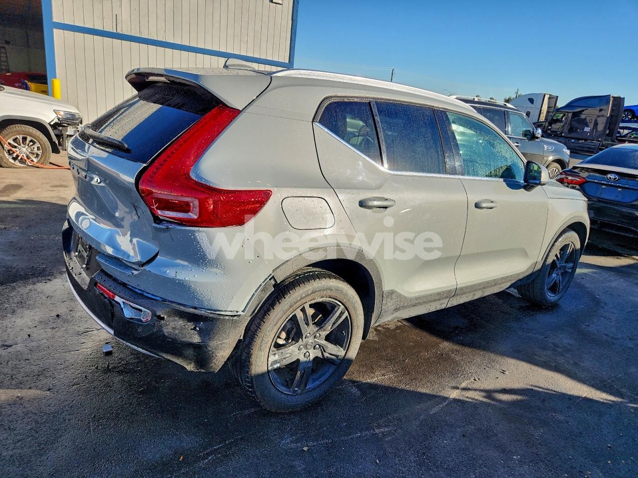 Photo 3 of 2024 VOLVO XC40 CORE (VIN YV4L12UK3R2343868)