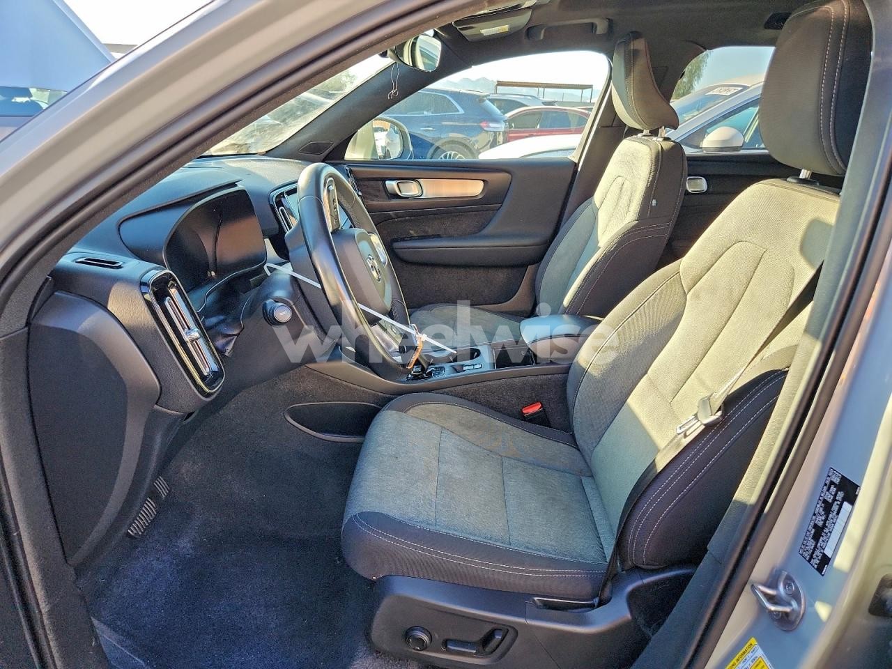 Photo 7 of 2024 VOLVO XC40 CORE (VIN YV4L12UK3R2343868)