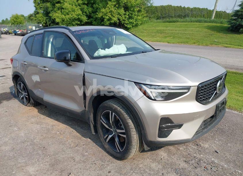 2024 Volvo Xc40 B5 CORE DARK THEME (VIN YV4L12UKXR2222285) main photo