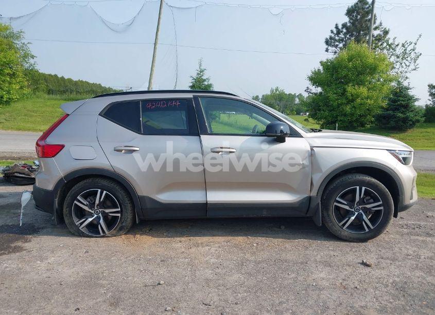Photo 13 of 2024 Volvo Xc40 B5 CORE DARK THEME (VIN YV4L12UKXR2222285)