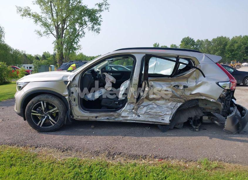 Photo 14 of 2024 Volvo Xc40 B5 CORE DARK THEME (VIN YV4L12UKXR2222285)