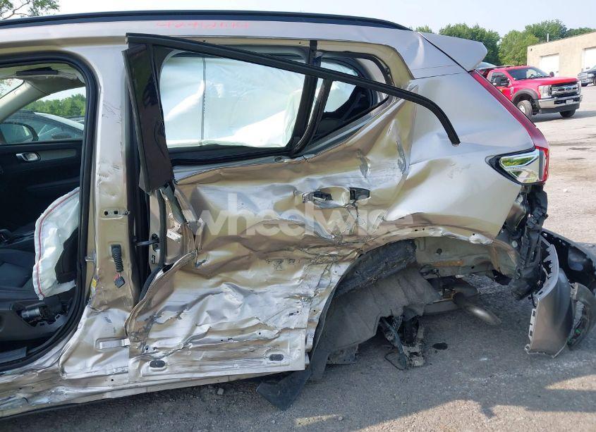 Photo 6 of 2024 Volvo Xc40 B5 CORE DARK THEME (VIN YV4L12UKXR2222285)