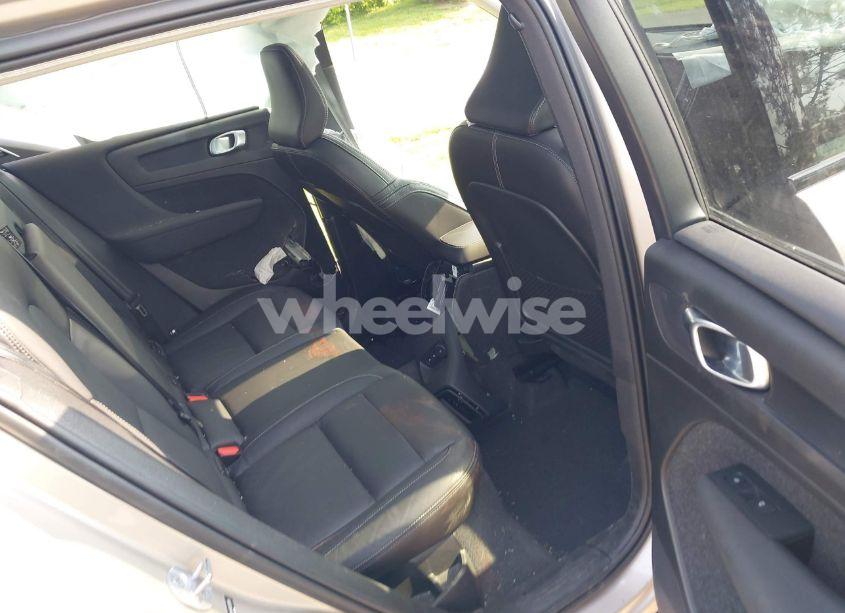 Photo 8 of 2024 Volvo Xc40 B5 CORE DARK THEME (VIN YV4L12UKXR2222285)