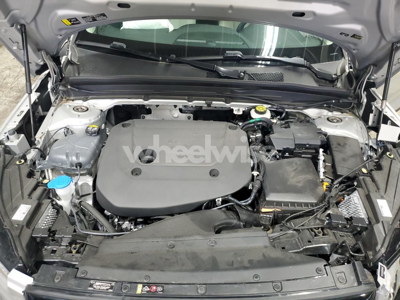 Photo 12 of 2024 VOLVO XC40 PLUS (VIN YV4L12UL9R2354902)