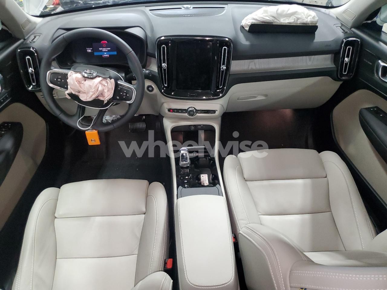 Photo 8 of 2024 VOLVO XC40 PLUS (VIN YV4L12UL9R2354902)