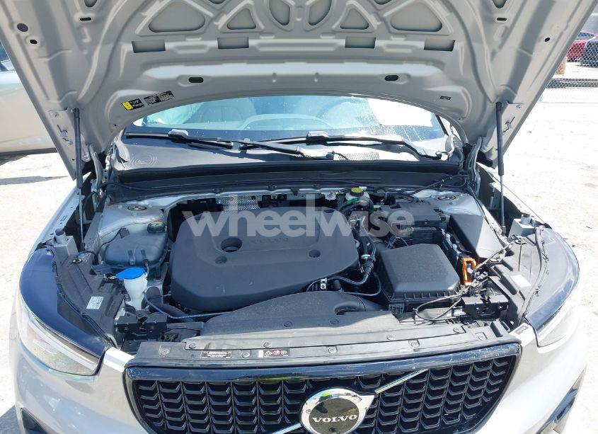 Photo 10 of 2024 Volvo Xc40 B5 PLUS DARK THEME (VIN YV4L12ULXR2293107)