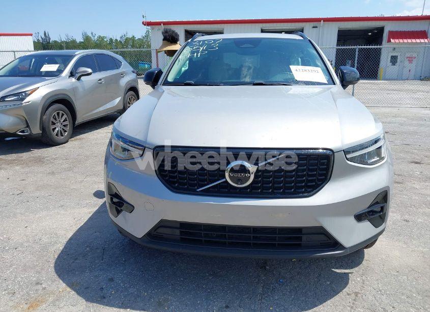 Photo 12 of 2024 Volvo Xc40 B5 PLUS DARK THEME (VIN YV4L12ULXR2293107)
