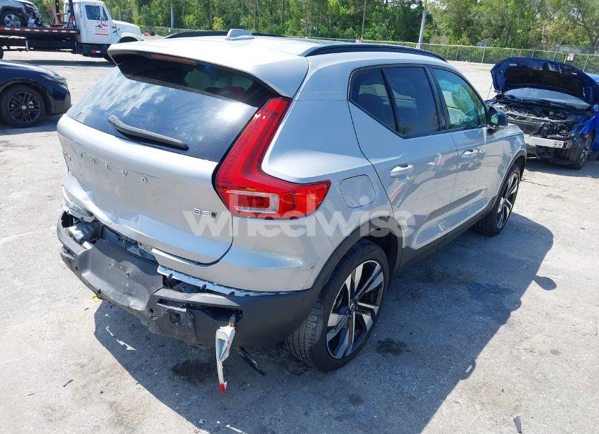 Photo 4 of 2024 Volvo Xc40 B5 PLUS DARK THEME (VIN YV4L12ULXR2293107)
