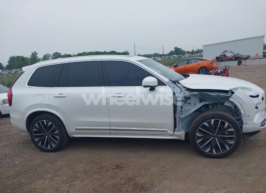Photo 13 of 2025 Volvo Xc90 B5 PLUS 7-SEATER (VIN YV4M12PB3S1369804)