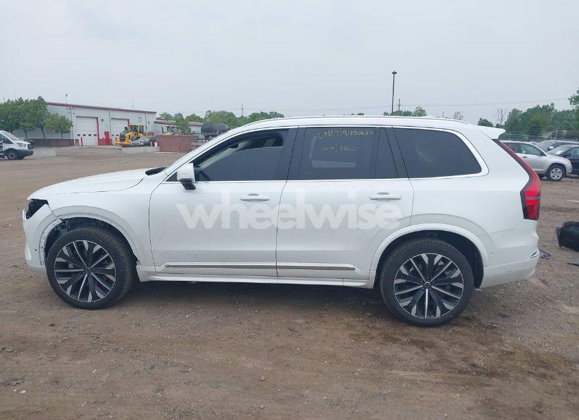 Photo 14 of 2025 Volvo Xc90 B5 PLUS 7-SEATER (VIN YV4M12PB3S1369804)