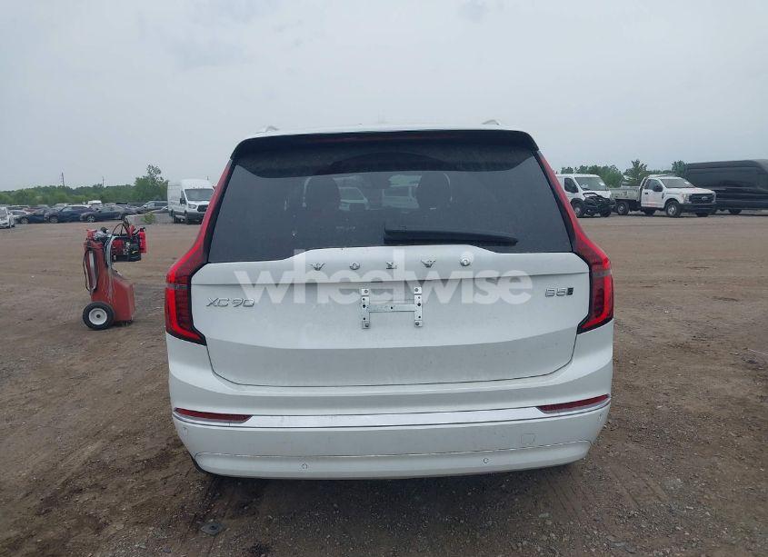 Photo 16 of 2025 Volvo Xc90 B5 PLUS 7-SEATER (VIN YV4M12PB3S1369804)