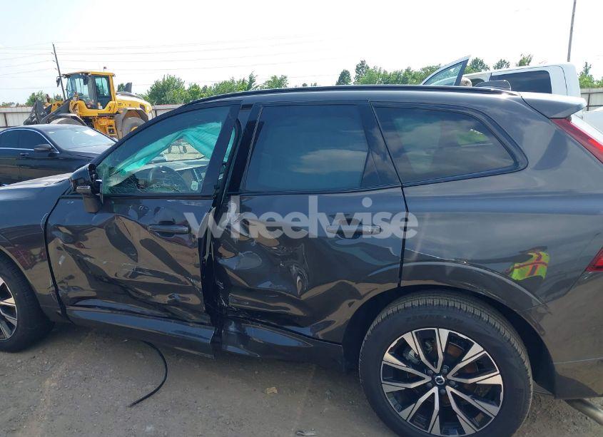 Photo 14 of 2025 Volvo Xc60 B5 PLUS (VIN YV4M12RC0S1172417)