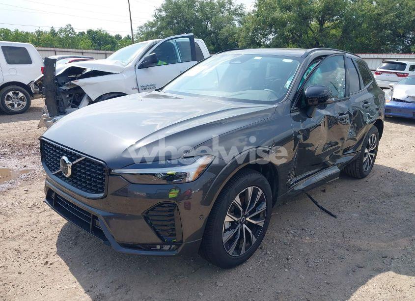 Photo 2 of 2025 Volvo Xc60 B5 PLUS (VIN YV4M12RC0S1172417)