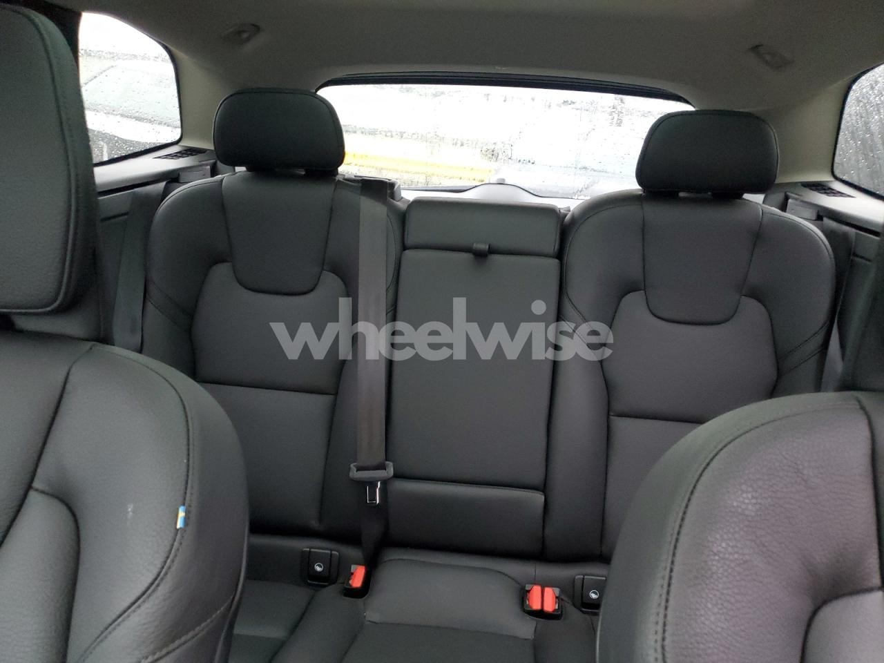 Photo 10 of 2025 VOLVO XC60 PLUS (VIN YV4M12RC0S1183241)