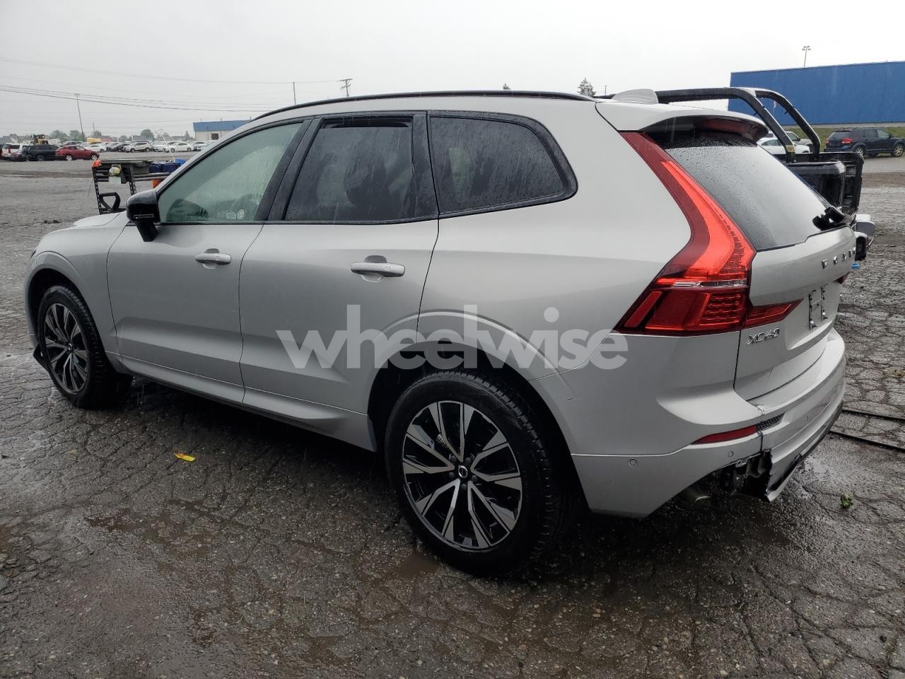 Photo 2 of 2025 VOLVO XC60 PLUS (VIN YV4M12RC0S1183241)