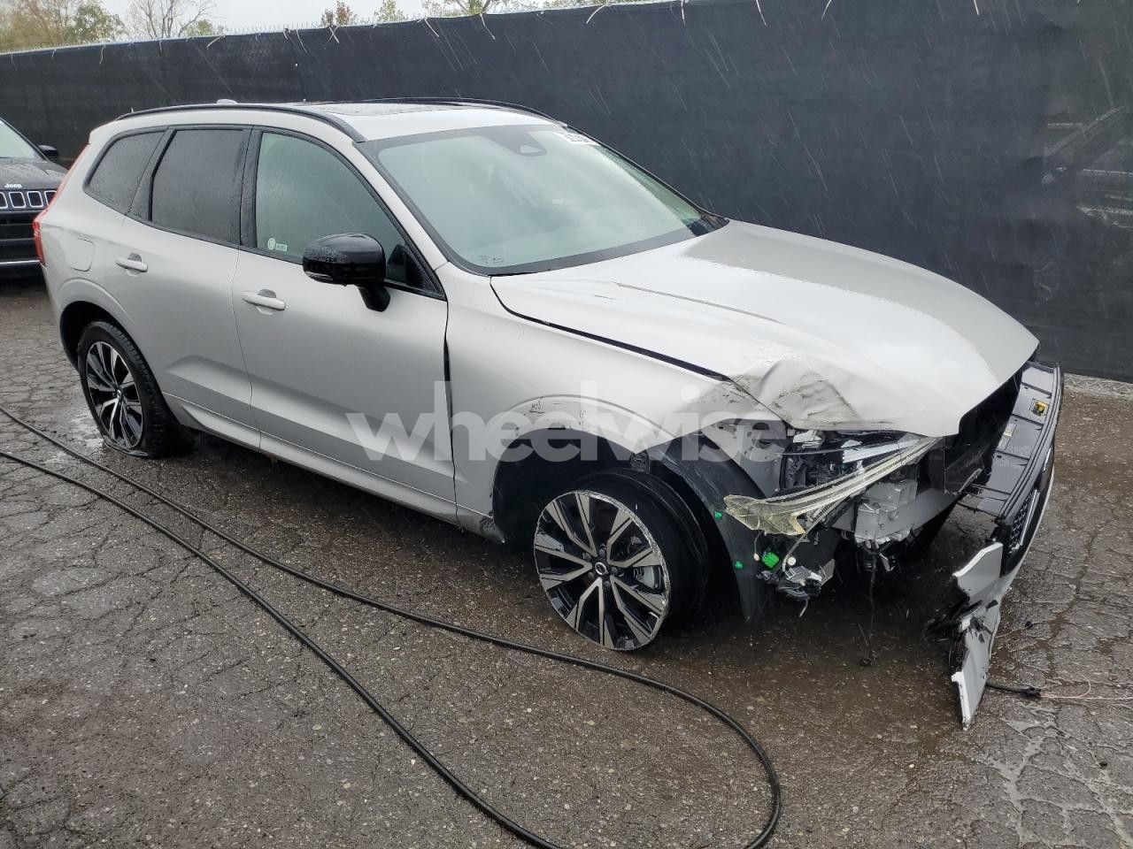 Photo 4 of 2025 VOLVO XC60 PLUS (VIN YV4M12RC0S1183241)