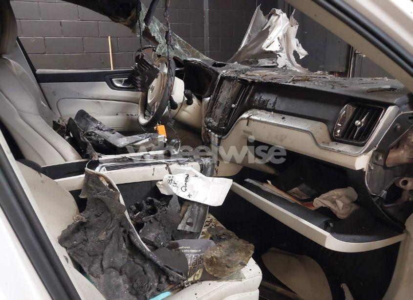 Photo 5 of 2025 Volvo Xc60 B5 PLUS (VIN YV4M12RC4S1112737)