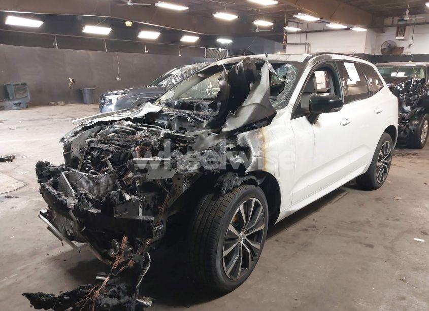 Photo 6 of 2025 Volvo Xc60 B5 PLUS (VIN YV4M12RC4S1112737)