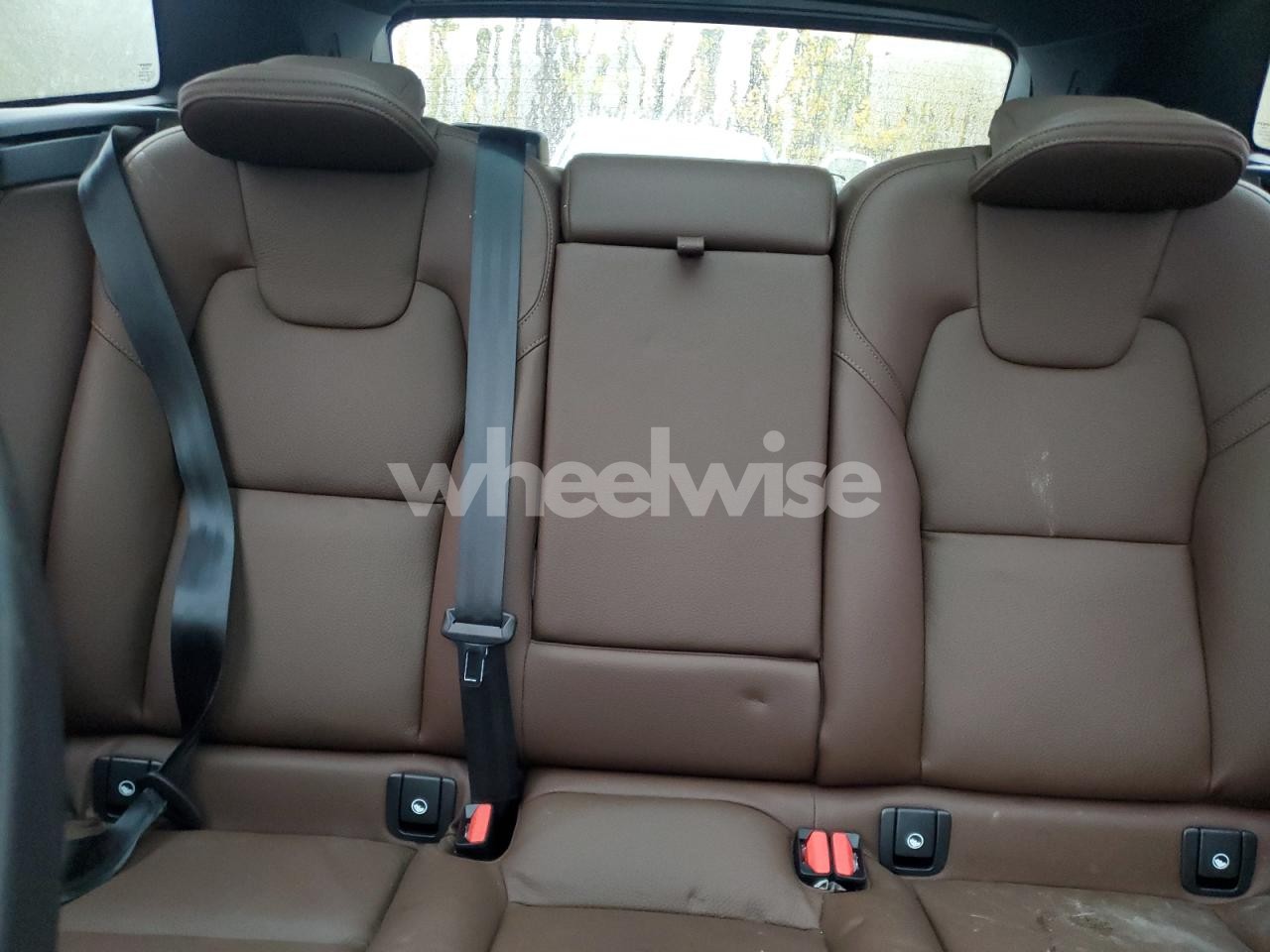 Photo 10 of 2025 VOLVO XC60 PLUS (VIN YV4M12RC4S1216886)