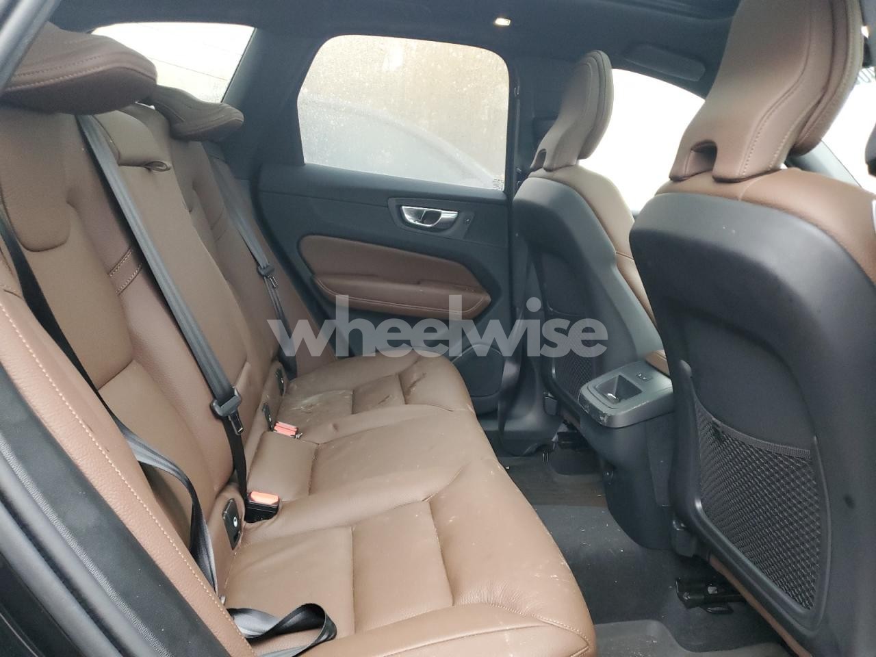 Photo 11 of 2025 VOLVO XC60 PLUS (VIN YV4M12RC4S1216886)