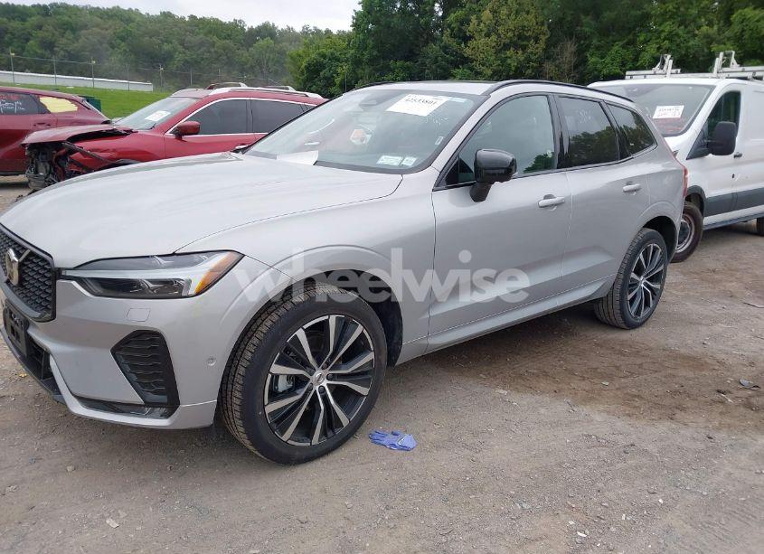 Photo 2 of 2025 Volvo Xc60 B5 PLUS (VIN YV4M12RC5S1149246)