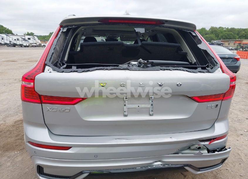 Photo 6 of 2025 Volvo Xc60 B5 PLUS (VIN YV4M12RC5S1149246)
