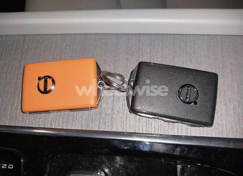 Photo 11 of 2025 Volvo Xc60 B5 PLUS (VIN YV4M12RCXS1032908)