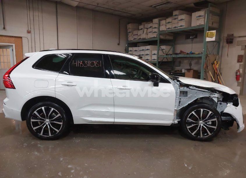 Photo 14 of 2025 Volvo Xc60 B5 PLUS (VIN YV4M12RCXS1032908)