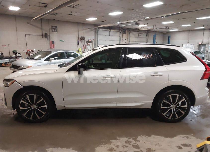Photo 15 of 2025 Volvo Xc60 B5 PLUS (VIN YV4M12RCXS1032908)
