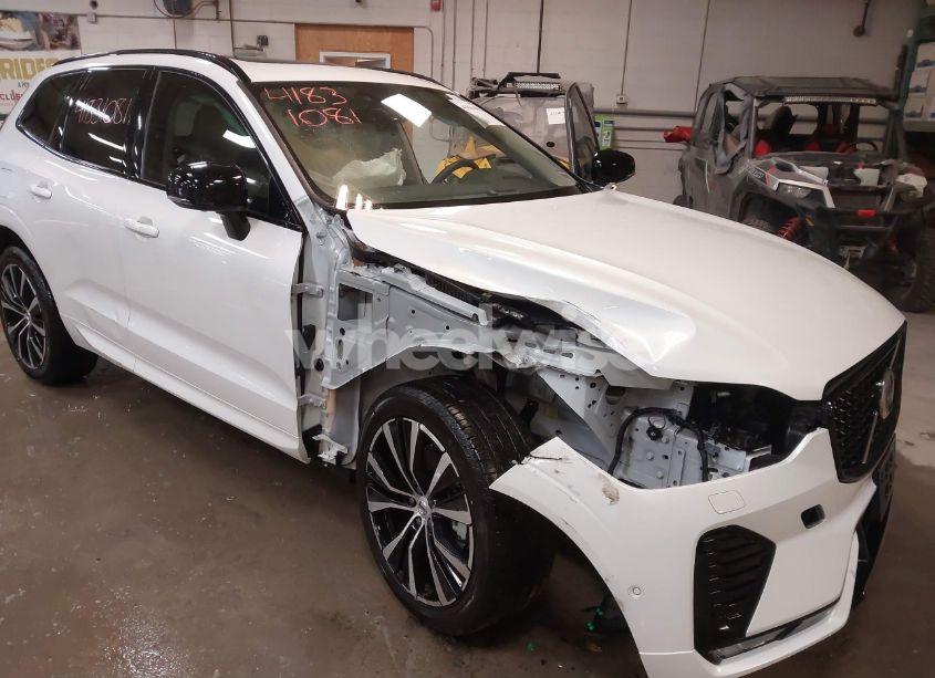 Photo 6 of 2025 Volvo Xc60 B5 PLUS (VIN YV4M12RCXS1032908)