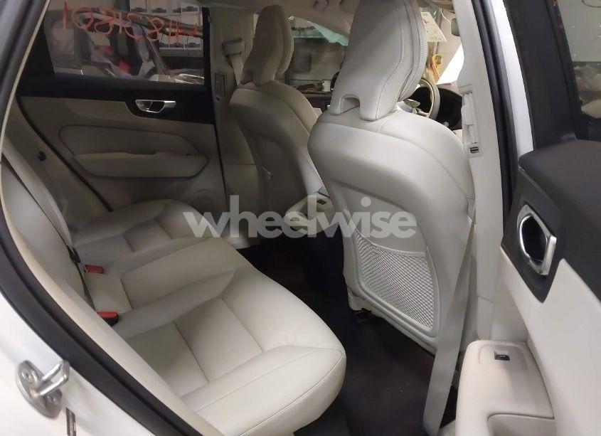 Photo 8 of 2025 Volvo Xc60 B5 PLUS (VIN YV4M12RCXS1032908)