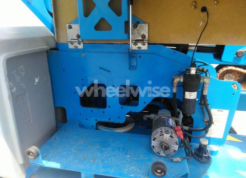 Photo 10 of 2014 Genie Z-40/23n RJ LIFT (VIN Z40N142502)