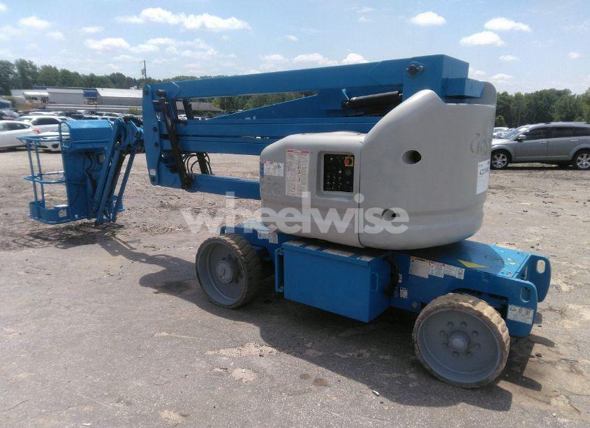 Photo 3 of 2014 Genie Z-40/23n RJ LIFT (VIN Z40N142502)