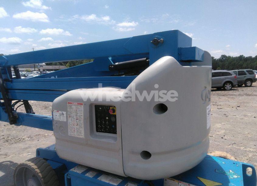 Photo 8 of 2014 Genie Z-40/23n RJ LIFT (VIN Z40N142502)