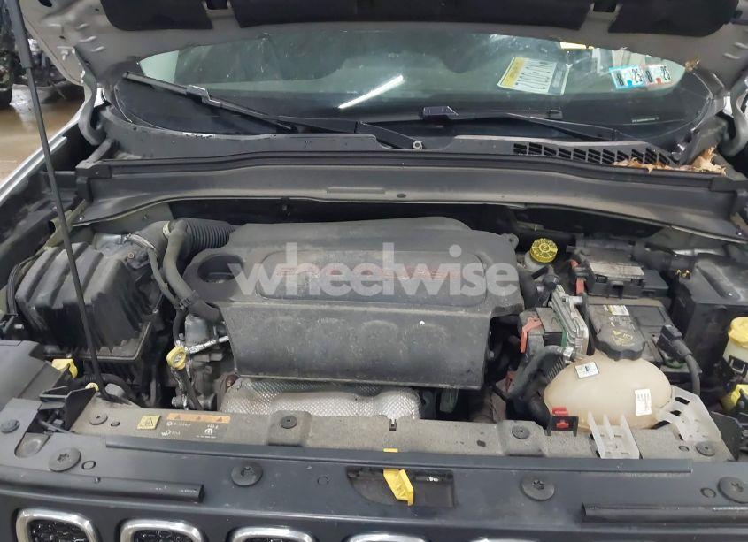 Photo 10 of 2017 Jeep Renegade SPORT FWD (VIN ZACCJAAB0HPG15296)