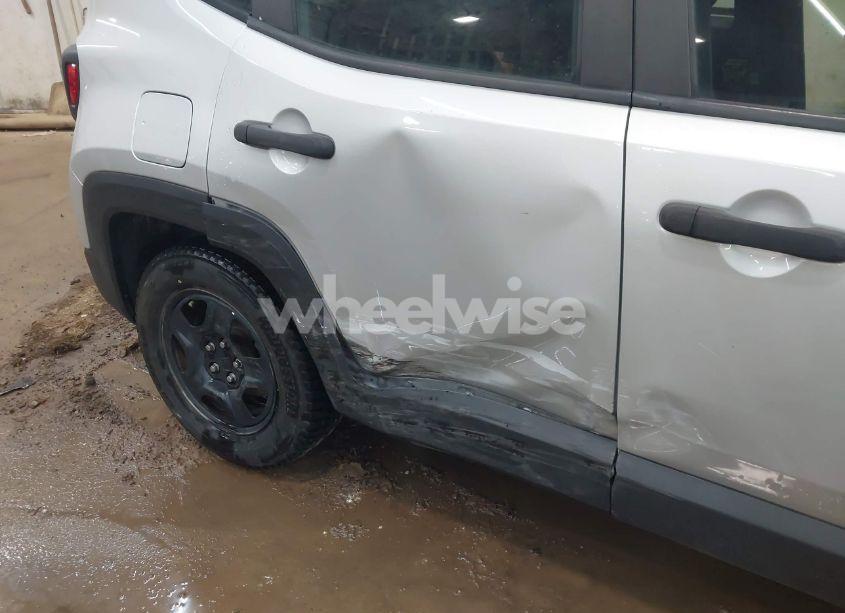 Photo 6 of 2017 Jeep Renegade SPORT FWD (VIN ZACCJAAB0HPG15296)