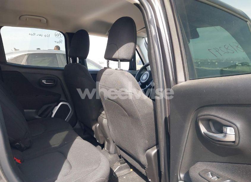 Photo 8 of 2018 Jeep Renegade SPORT FWD (VIN ZACCJAAB5JPG70171)