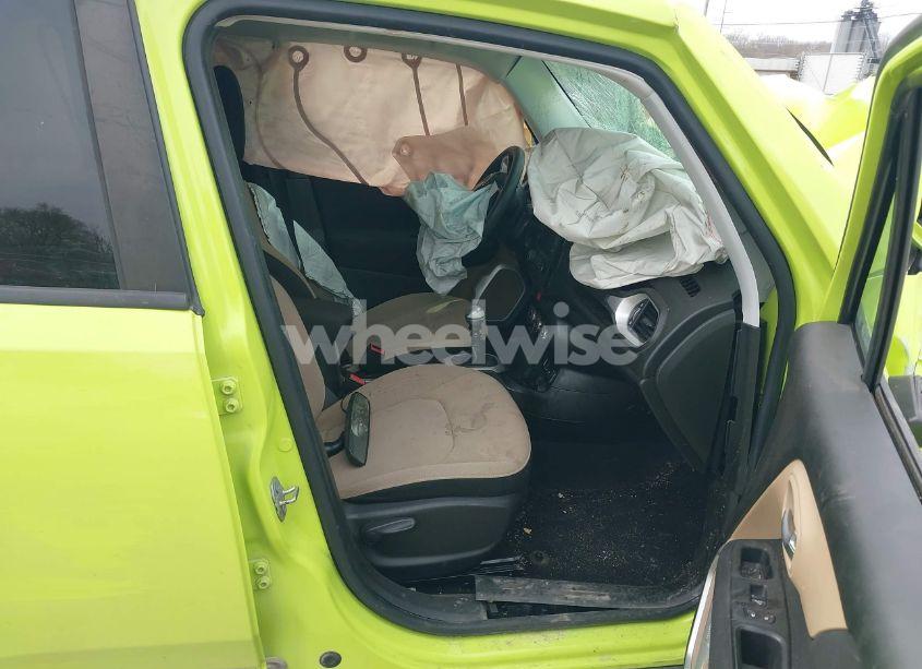 Photo 5 of 2017 Jeep Renegade SPORT FWD (VIN ZACCJAAH6HPG09555)