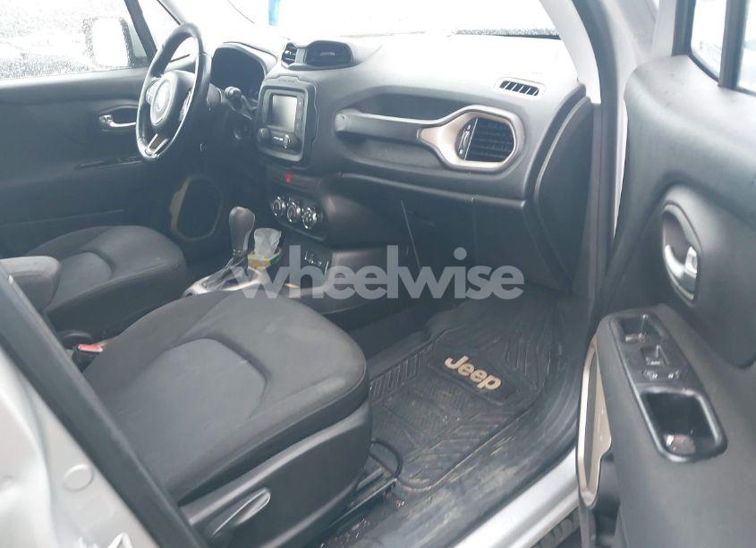 Photo 5 of 2017 Jeep Renegade LATITUDE FWD (VIN ZACCJABB1HPF16811)