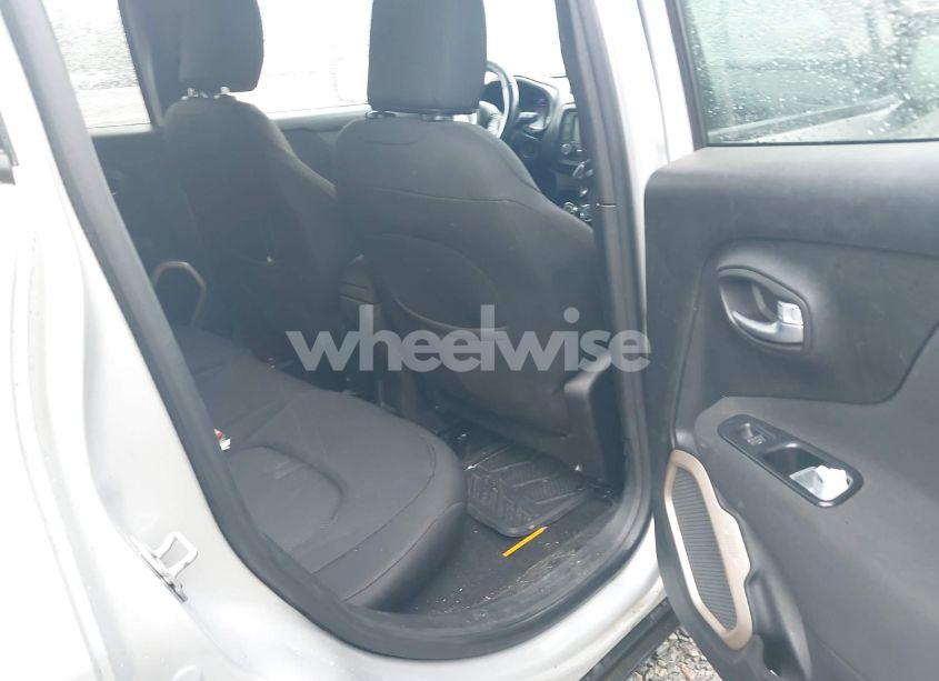 Photo 8 of 2017 Jeep Renegade LATITUDE FWD (VIN ZACCJABB1HPF16811)