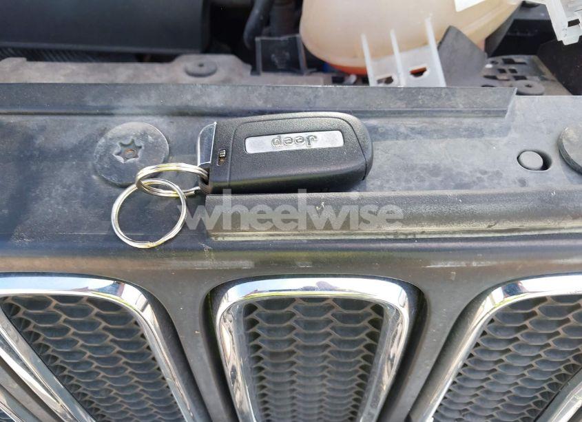 Photo 11 of 2017 Jeep Renegade LATITUDE FWD (VIN ZACCJABB1HPG29285)