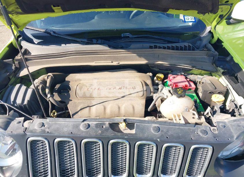 Photo 10 of 2018 Jeep Renegade LATITUDE FWD (VIN ZACCJABB6JPJ10039)