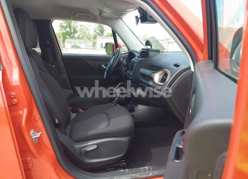 Photo 5 of 2017 Jeep Renegade LATITUDE FWD (VIN ZACCJABB9HPG37652)